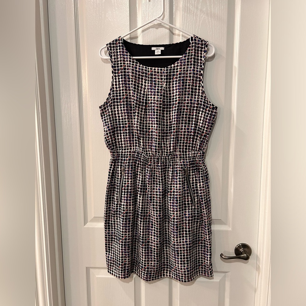 BAR III, pullover-sleeveless dress, elastic waistband. size L